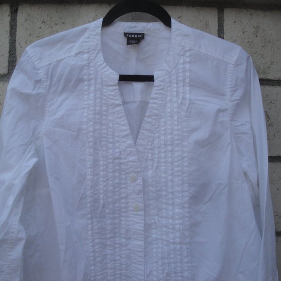 Torrid Shirt Blouse Women's Med White Button Front Tuxedo Style Buttons Preppy - Picture 4 of 6